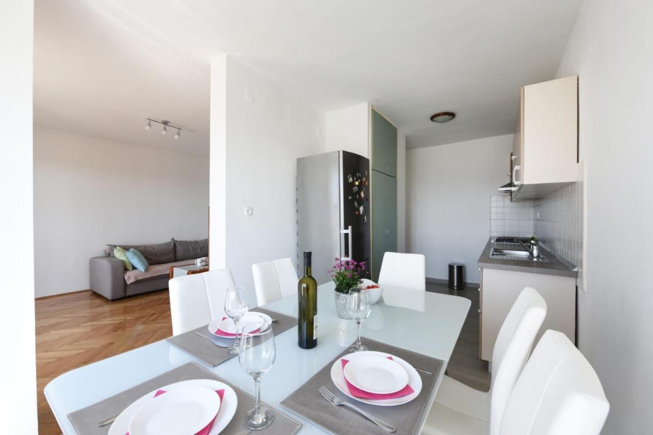 Apartman Vinika Zara Esterno foto