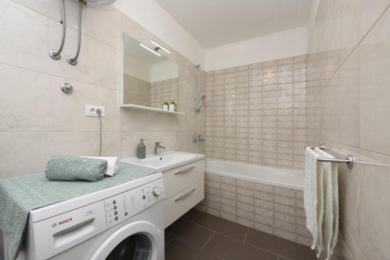 Apartman Vinika Zara Esterno foto