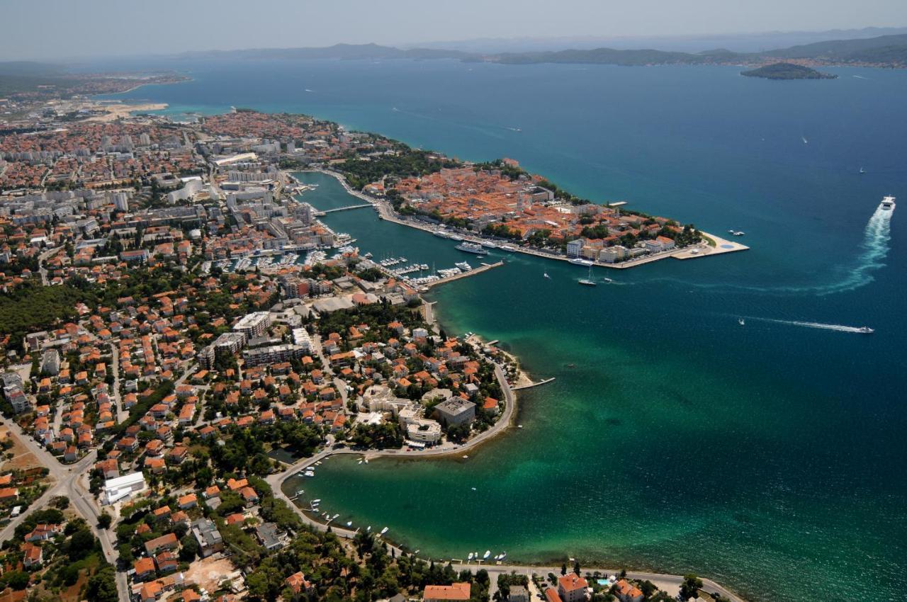 Apartman Vinika Zara Esterno foto